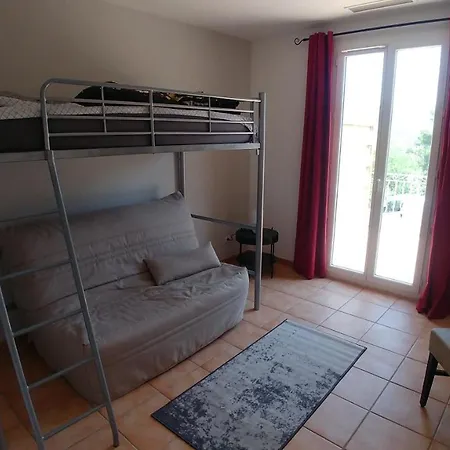 Holiday home Charmante Maison Climatisee Avec Piscine Draguignan
