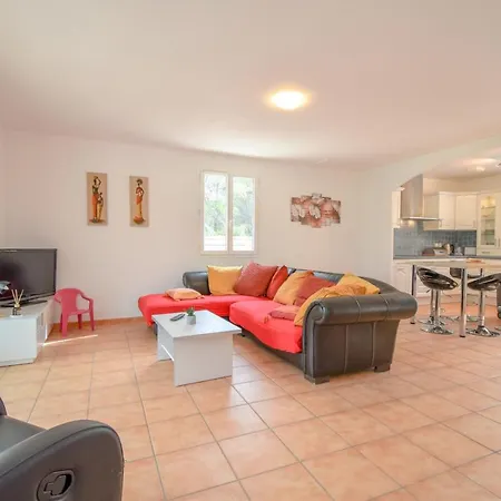 Holiday home Charmante Maison Climatisee Avec Piscine Draguignan